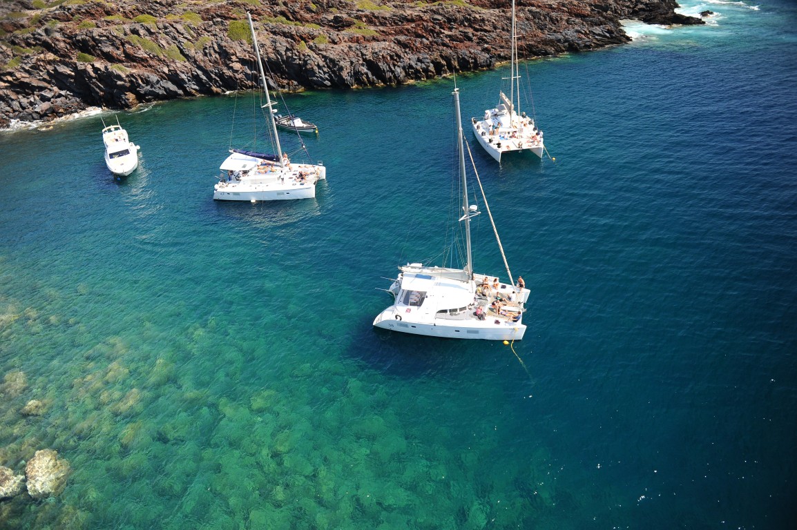 sailing santorini greek islands